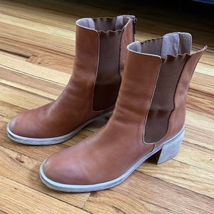 Free People essential Chelsea boot size 41 women’s size 10